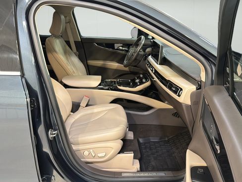 Used 2022 Lincoln Nautilus FWD w/ Premium Package image 23