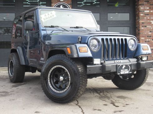 Used 2004 Jeep Wrangler SE w/ Full Face Tire & Wheel Group AWD/4WD image 2