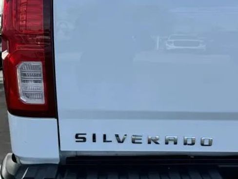 Used 2018 Chevrolet Silverado 1500 LTZ w/ Texas Edition image 10