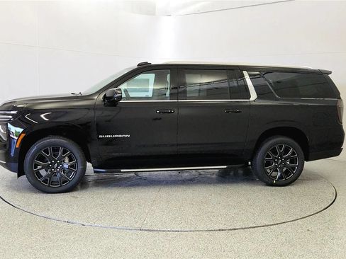 New 2026 Chevrolet Suburban LT w/ Comfort Package AWD/4WD image 4