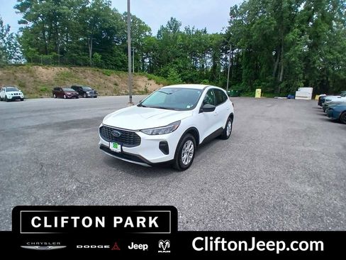Used 2024 Ford Escape Active AWD/4WD image 1