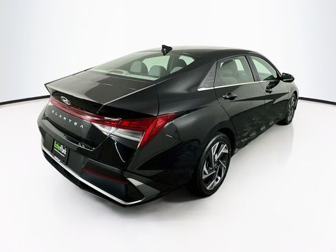 Used 2025 Hyundai Elantra SEL FWD image 9