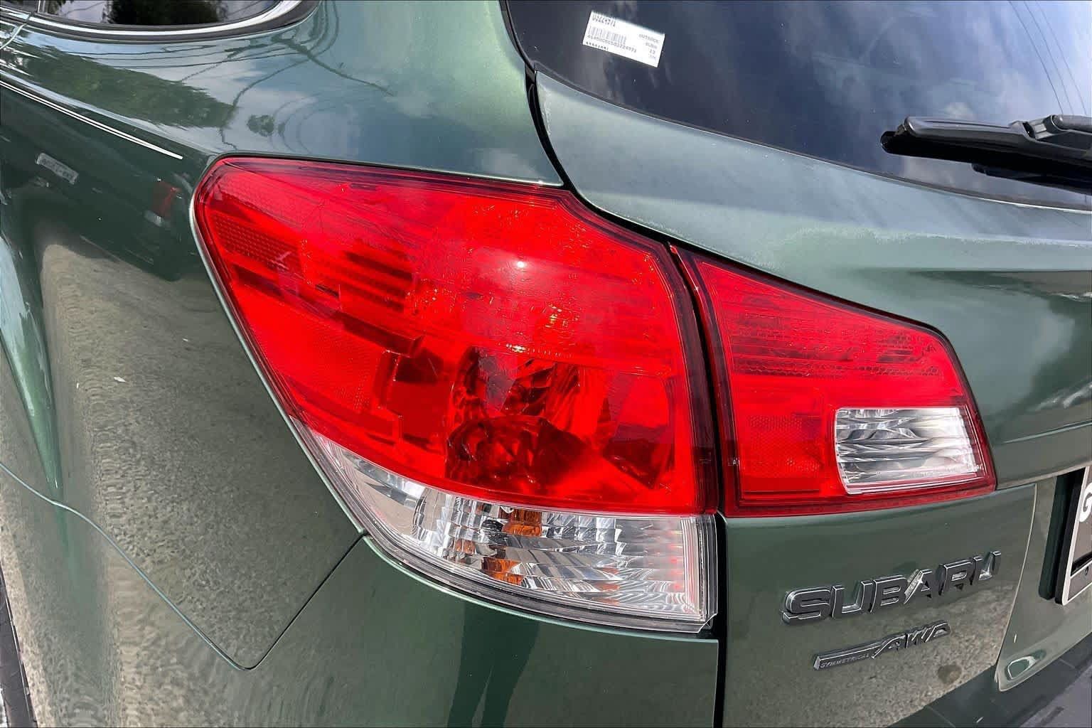 Used 2013 Subaru Outback 2.5i Premium AWD/4WD image 28
