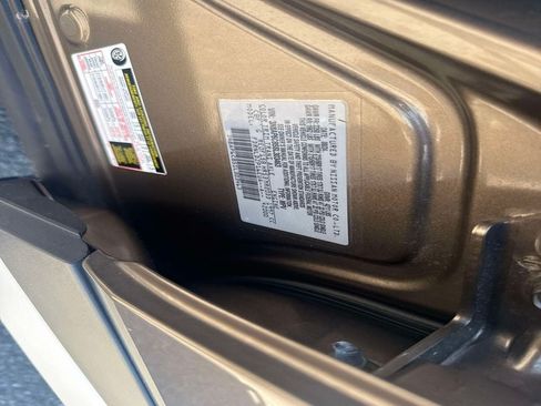 Used 2025 Nissan Kicks SV AWD/4WD image 19