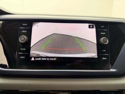 Used 2022 Volkswagen Taos SE image 18