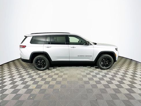 New 2026 Jeep Grand Cherokee L 4WD image 11
