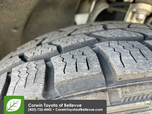 Used 2019 Jeep Grand Cherokee Laredo AWD/4WD image 27