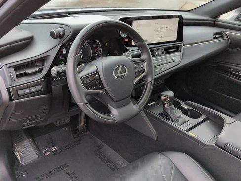 Used 2024 Lexus ES 300h Ultra Luxury image 2