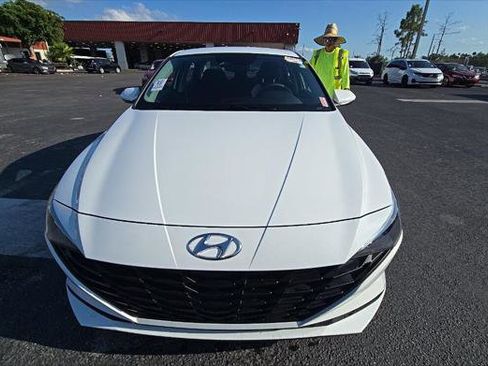 Used 2023 Hyundai Elantra SEL w/ Cargo Package FWD image 23