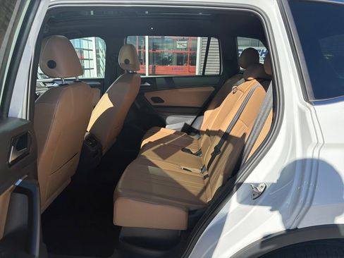 Certified 2022 Volkswagen Tiguan SE w/ Panoramic Sunroof Package image 14