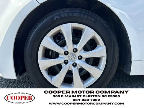 Used 2024 Toyota Corolla LE FWD image 11