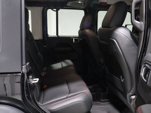 Certified 2025 Jeep Wrangler Unlimited Rubicon w/ XTREMEE 35" Tire Package image 20