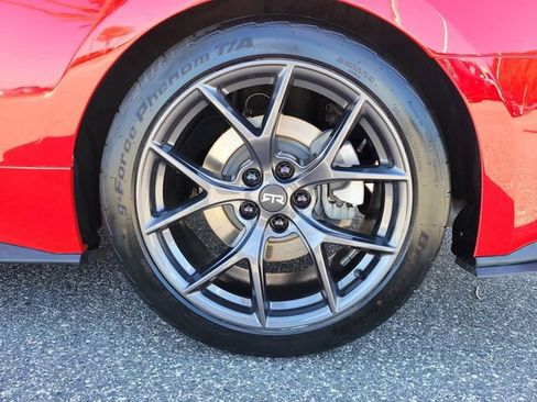 Used 2020 Ford Mustang Coupe w/ Black Accent Package RWD image 5