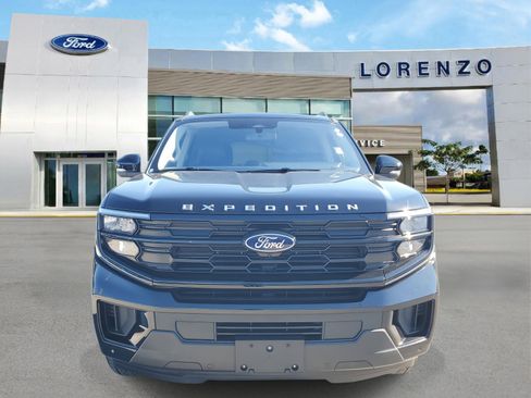 Used 2025 Ford Expedition Active image 2