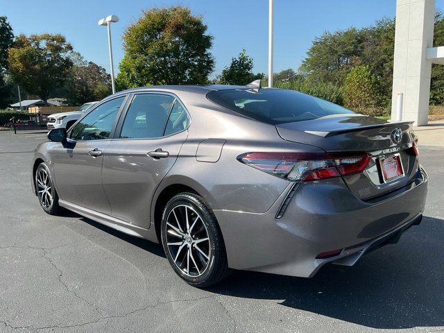 Used 2024 Toyota Camry SE FWD image 9