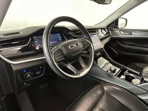 Used 2023 Jeep Grand Cherokee 4WD 4xe image 13