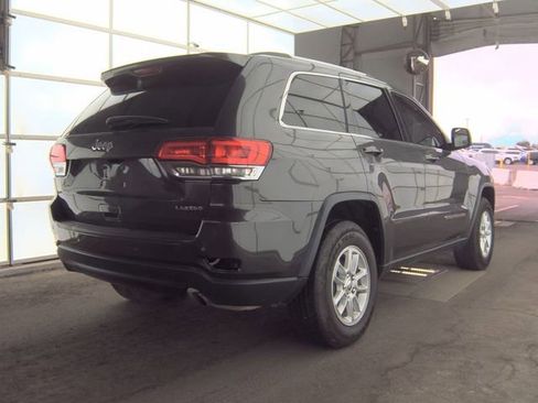 Used 2019 Jeep Grand Cherokee Laredo RWD image 4