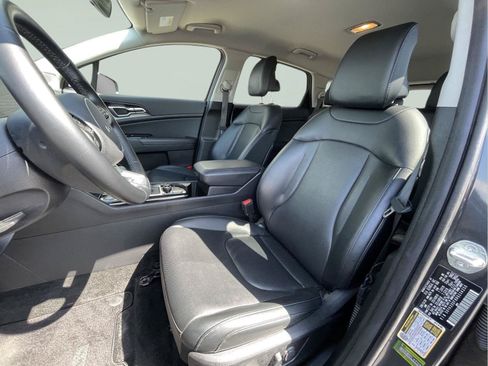 Used 2024 Kia Sportage EX FWD image 12