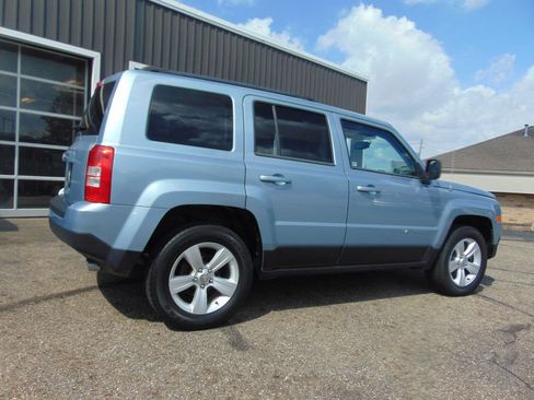 Used 2014 Jeep Patriot Sport w/ Power Value Group AWD/4WD image 9