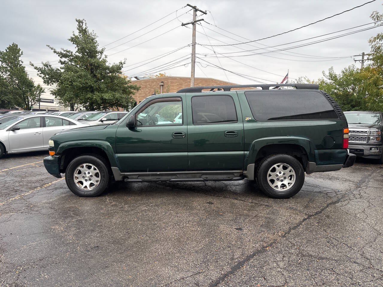 Used 2004 Chevrolet Suburban Z71 w/ Preferred Equipment Group AWD/4WD image 2