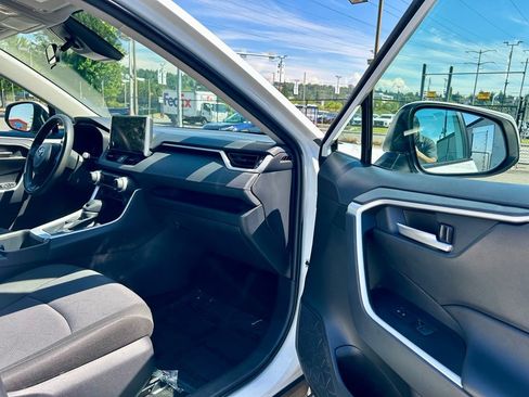 Certified 2025 Toyota RAV4 XLE FWD image 15