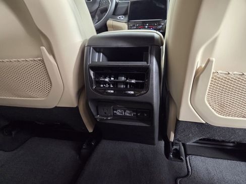 Certified 2025 Jeep Grand Cherokee Limited w/ Black Appearance Package image 32