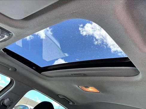 Certified 2025 Hyundai Elantra SEL image 12