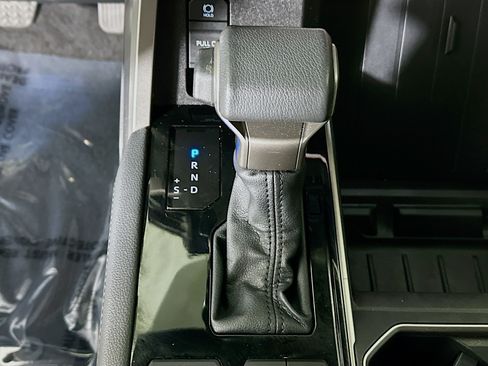 Used 2025 Toyota Tundra Limited AWD/4WD image 21