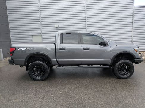 Used 2021 Nissan Titan PRO-4X w/ Pro-4x Convenience Package image 2