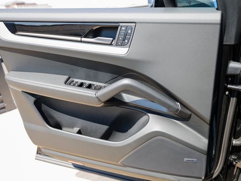 New 2026 Porsche Cayenne E-Hybrid Coupe AWD/4WD image 23