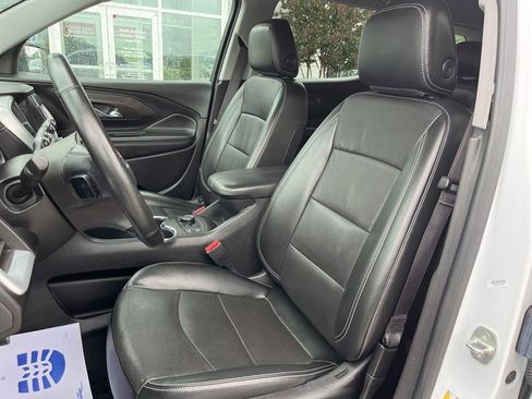 Used 2023 GMC Terrain SLT AWD/4WD image 4