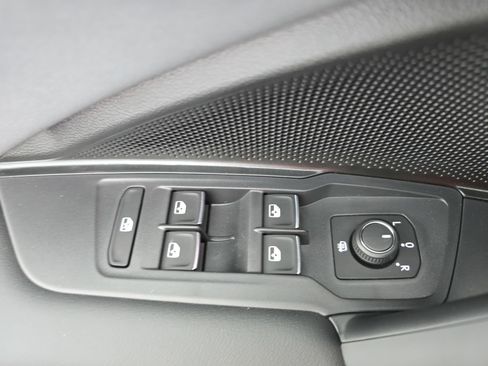 New 2026 Volkswagen Tiguan SE R-Line AWD/4WD image 27