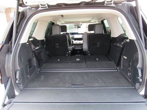 Used 2025 Ford Expedition Active AWD/4WD image 43