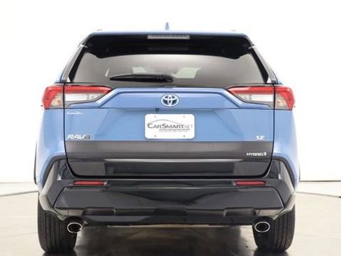 Used 2022 Toyota RAV4 SE w/ Convenience Package image 4
