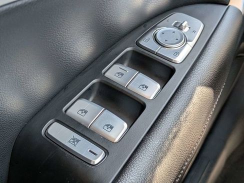 Used 2023 Genesis G70 2.0T AWD/4WD image 23