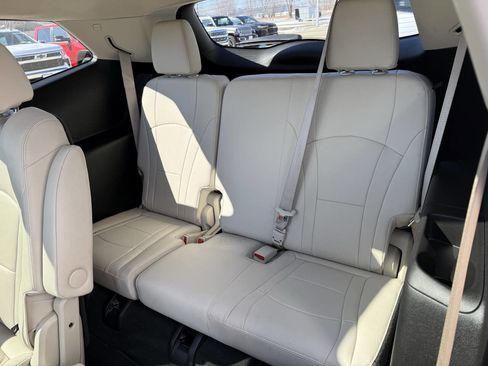 Used 2023 Buick Enclave Essence w/ Experience Buick Package AWD/4WD image 7