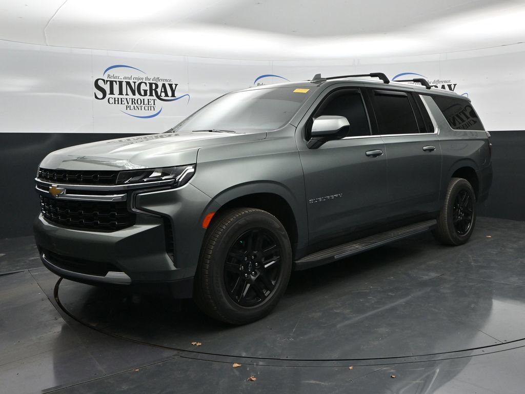 Used 2023 Chevrolet Suburban LS RWD image 3