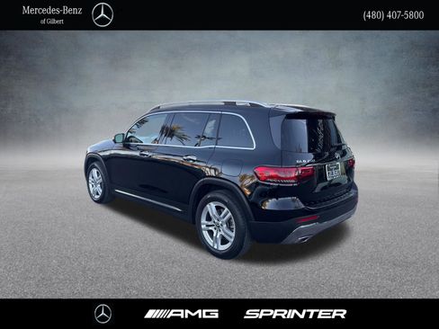 Used 2021 Mercedes-Benz GLB 250 4MATIC image 3