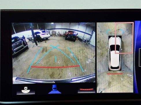 Used 2018 Lexus RX 450h w/ Luxury Package image 16