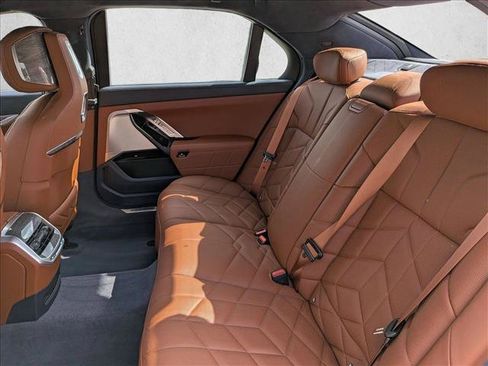 Used 2023 BMW 740i RWD image 14