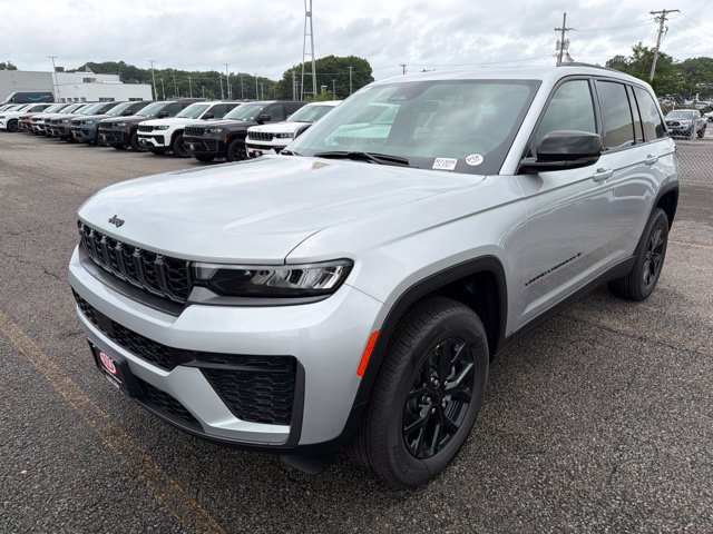 New 2026 Jeep Grand Cherokee Altitude AWD/4WD image 6