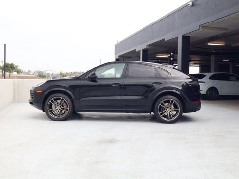 Certified 2023 Porsche Cayenne Platinum Edition AWD/4WD image 2