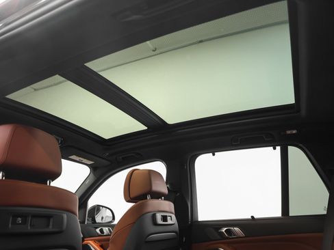 Used 2022 BMW X5 M50i w/ Executive Package image 53