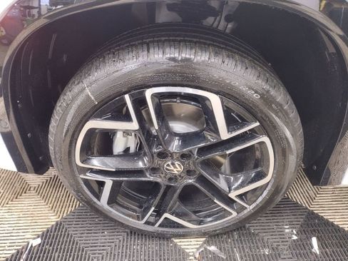 New 2026 Volkswagen Tiguan SEL R-Line image 5