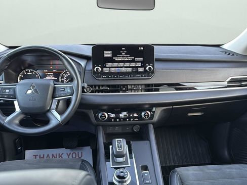 Used 2024 Mitsubishi Outlander SE image 22
