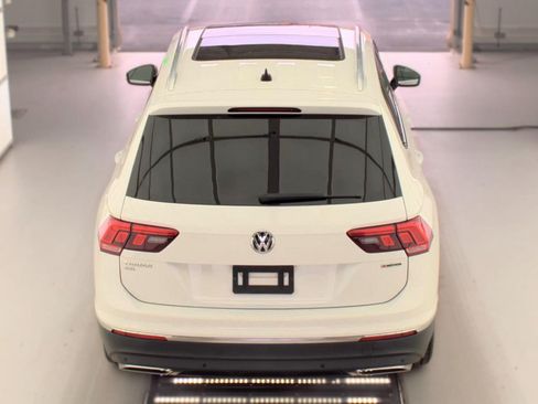 Used 2020 Volkswagen Tiguan SEL AWD/4WD image 5