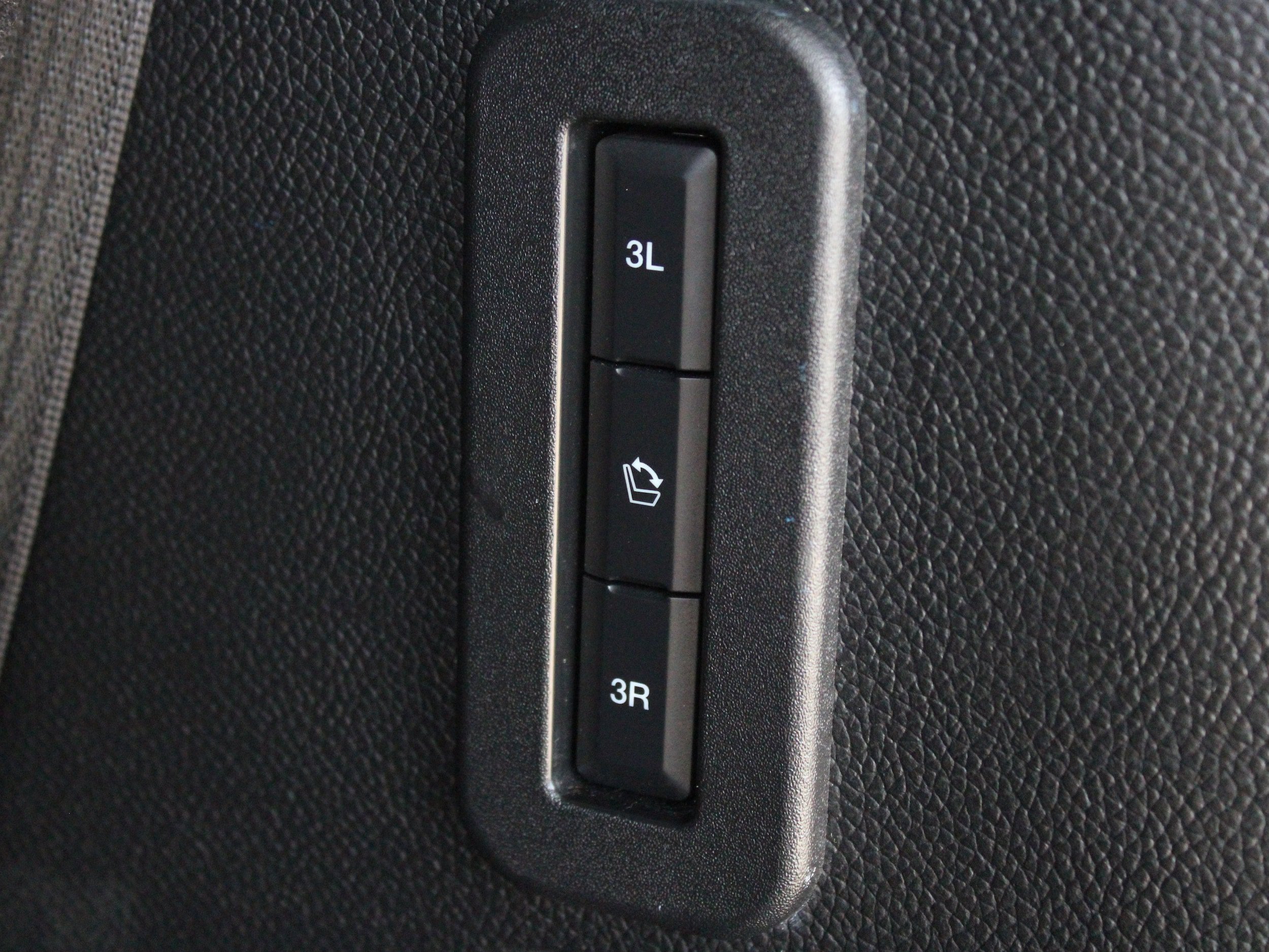 Used 2017 Ford Expedition Limited w/ Equipment Group 301A AWD/4WD image 43