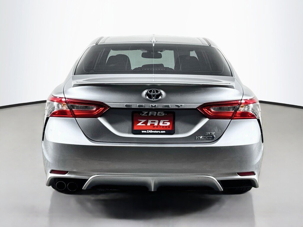 Used 2018 Toyota Camry SE w/ Audio Package FWD image 4