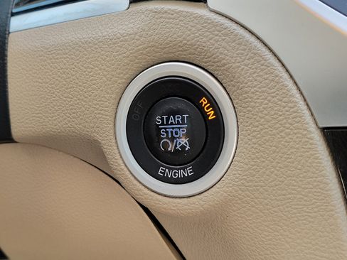 Used 2012 Chrysler 300 Limited image 29