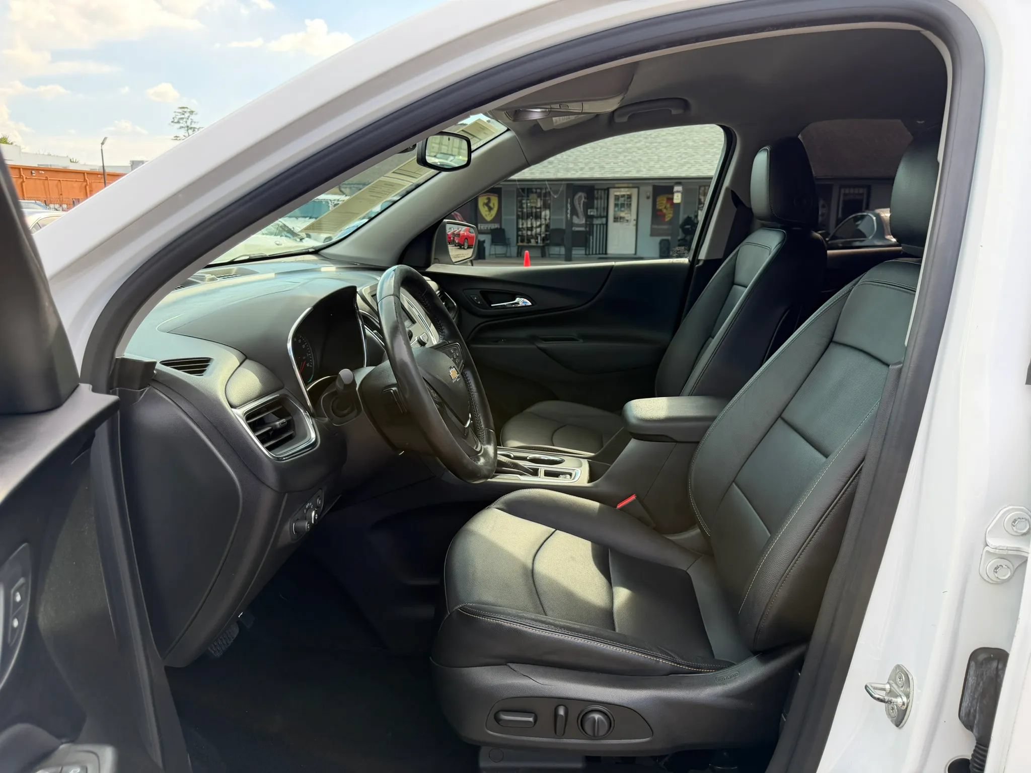 Used 2021 Chevrolet Equinox LT FWD image 19